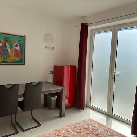 Eroi 招待所 韦尔巴尼亚